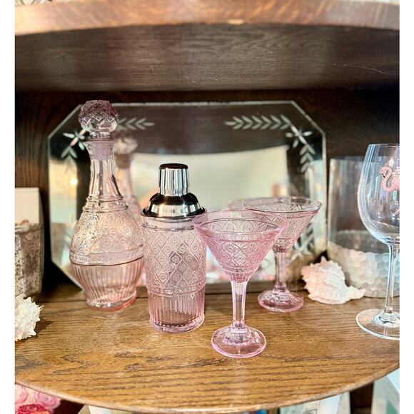 Vintage inspired pink hand made glassware, diswasher safe - Picture 1 of 9